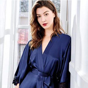 BABEYOND Satin Kimono Robe Long Bridesmaid Wedding Bath Robe with Lace Trim
